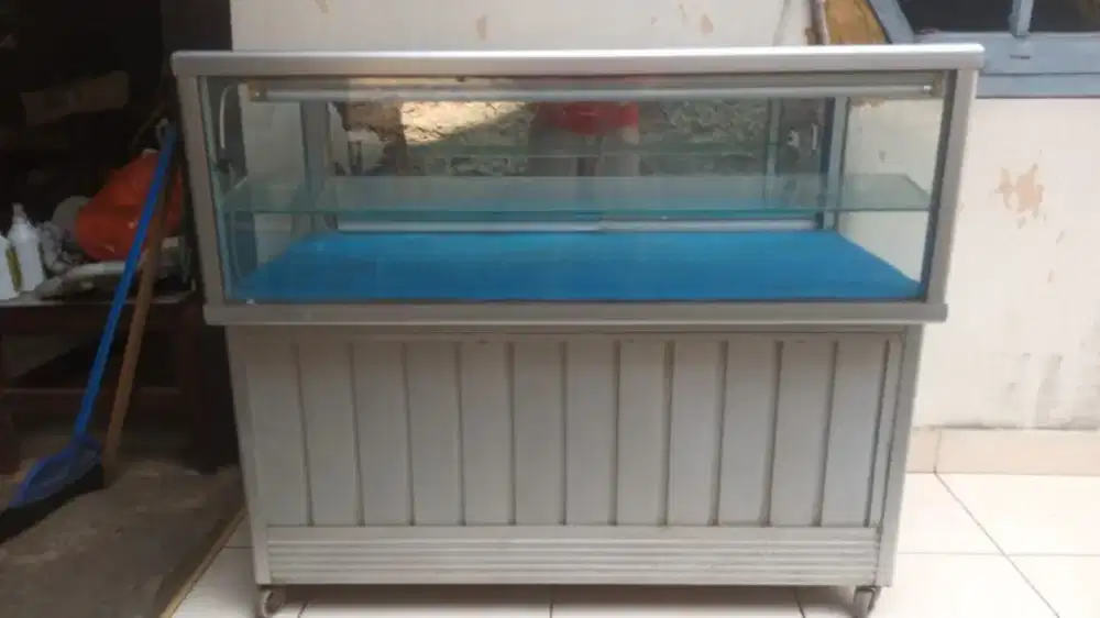 Etalase kaca jualan bekas toko counter hp toko kaki roda