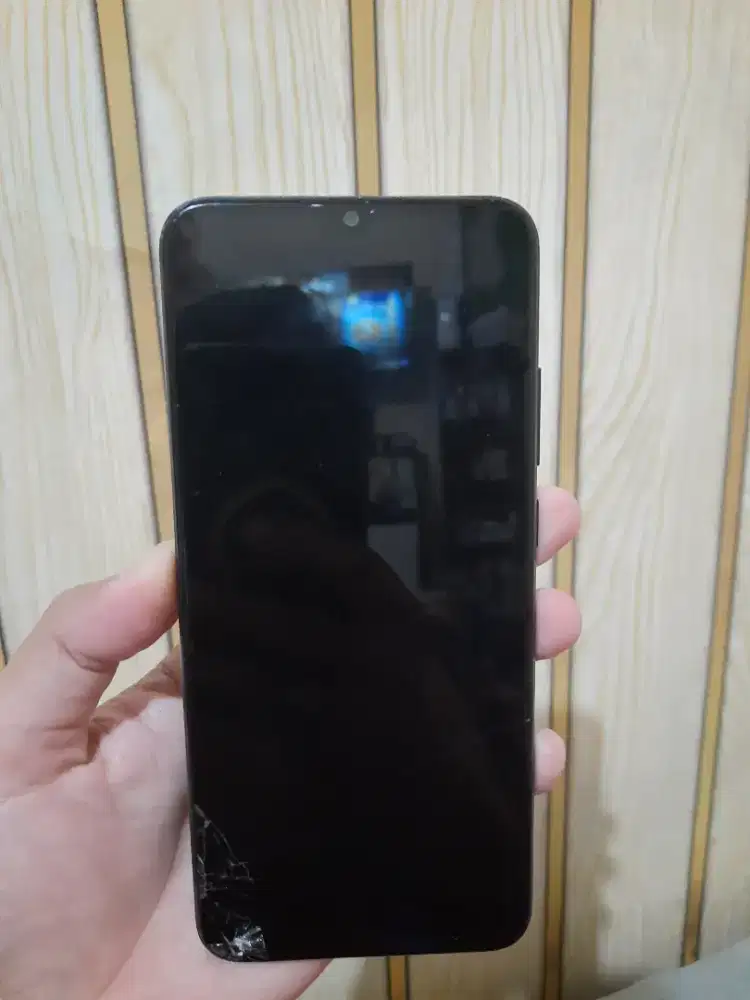 Samsung A03, Ram 4/128 GB, Touchsreen bawah kiri retak, lcd aman