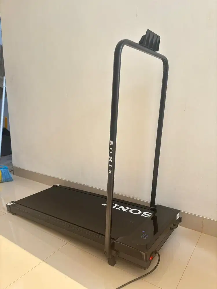 Sonix Incline Treadmill STR01
