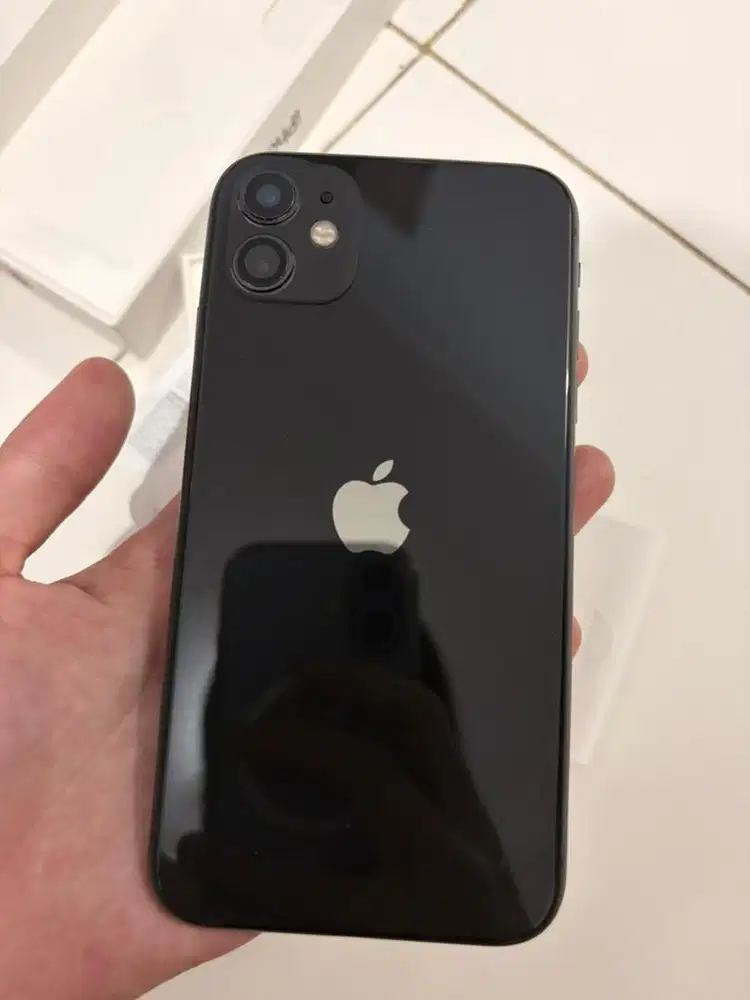 Iphone 11 128gb black + casing