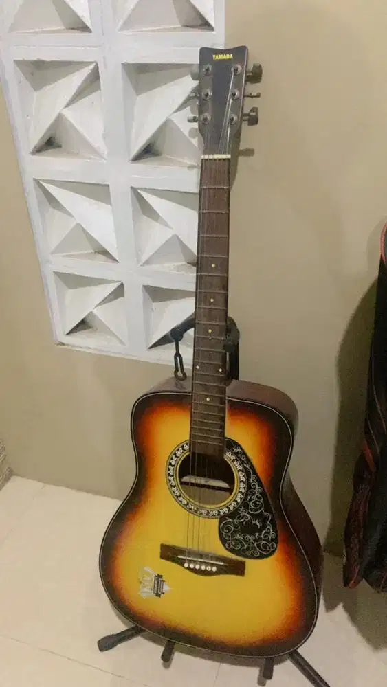 Gitar yamada free standing alatnya
