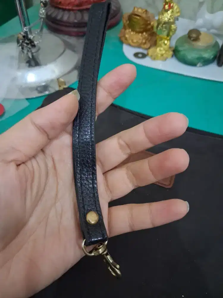 Tali kulit pendek warna 
Hitam tali untuk tas 
Limited edition 
Barang