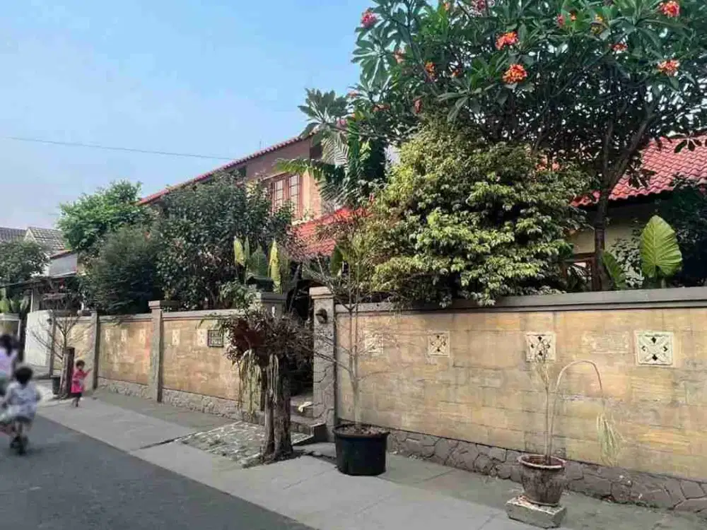 Rumah 10 KT SHM Jl. Bumi Pratama Dukuh Jakarta Timur – 560 m²