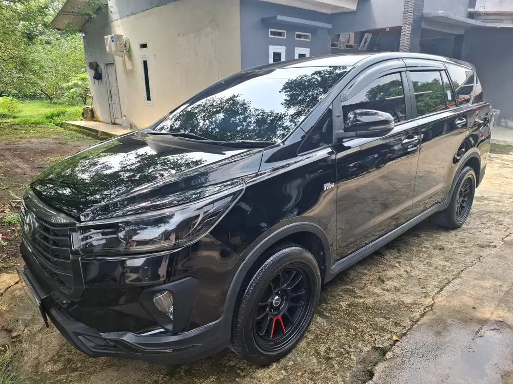Toyota Kijang Innova 2017 Bensin type G metic  plat B depok a