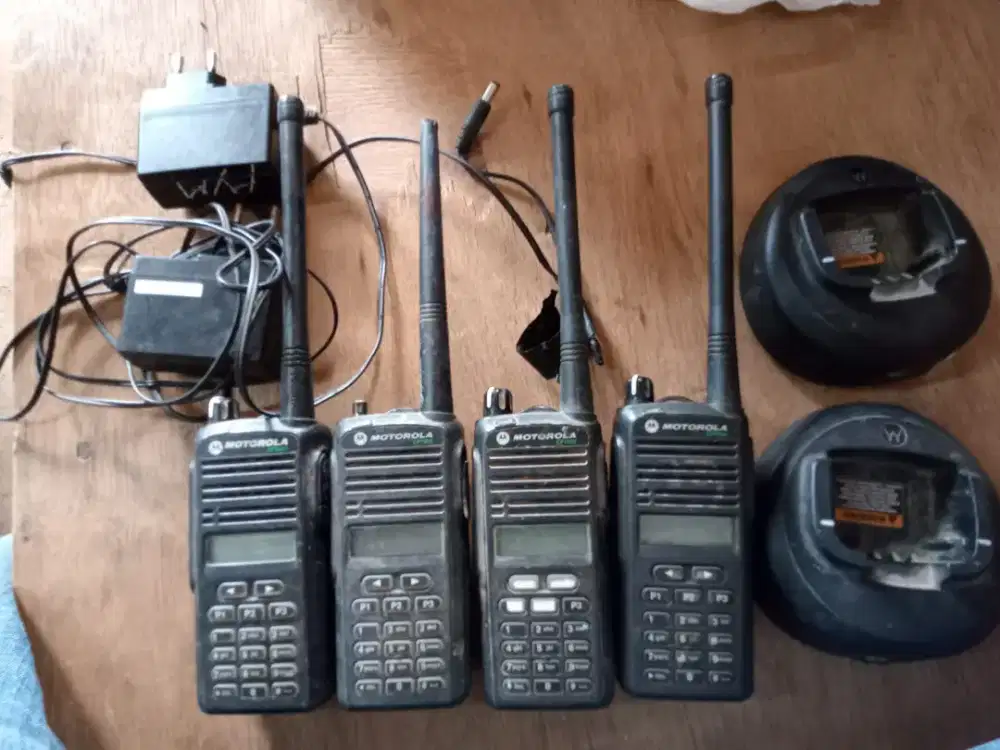 DIJUAL HT MOTOROLA CP1660VHF