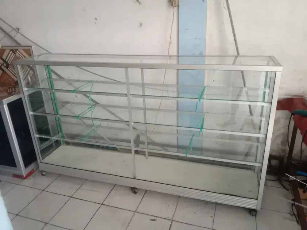 Kaca etalase second ukuran