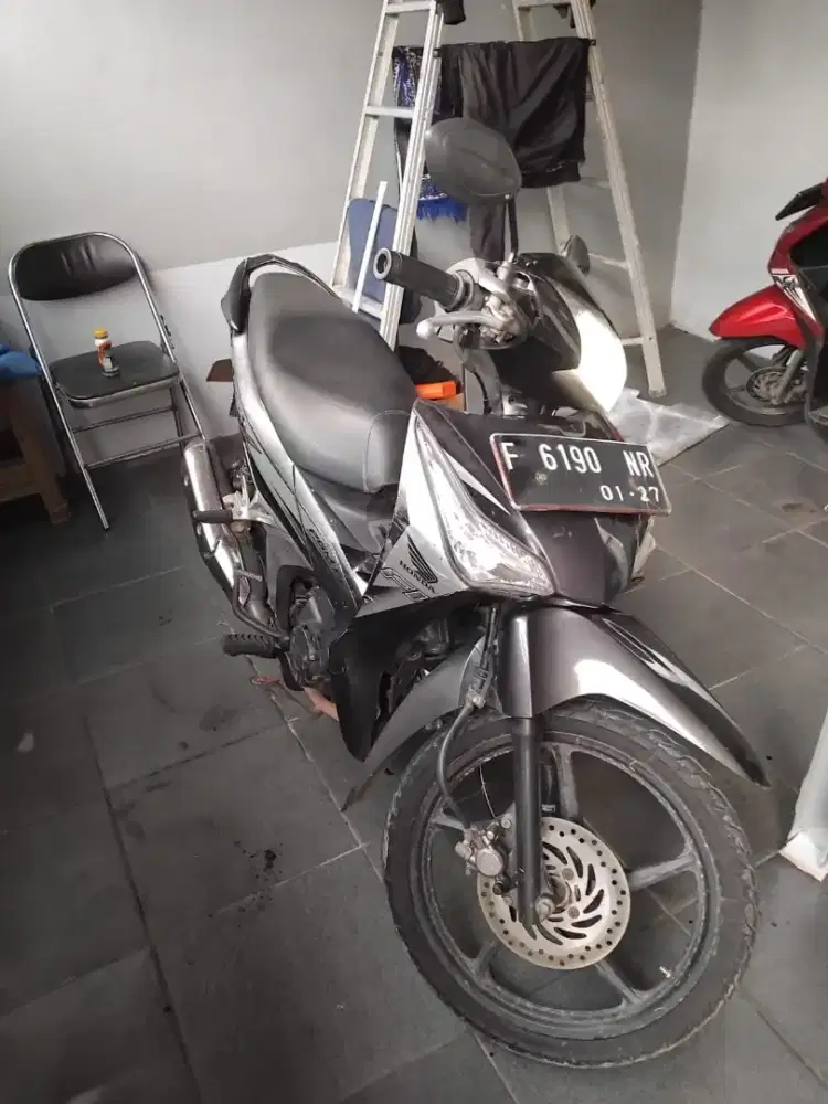 supra x125 helm in 2012