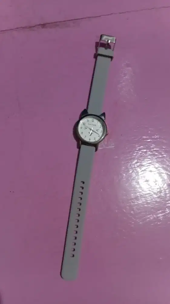 jam tangan bentuk kucing