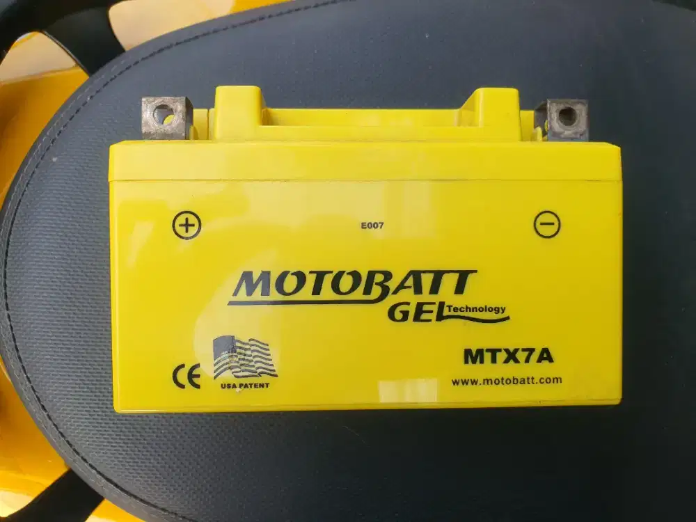aki motor Motobatt Gel Technology tipe MTX7A berwarna kuning