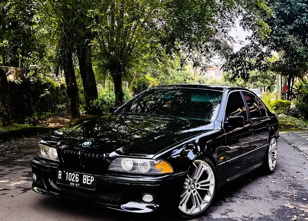 BMW E39 528i Mulus bgt istimewa
