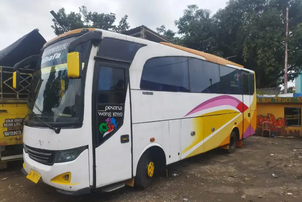 Isuzu NQR 71 Medium 2014
