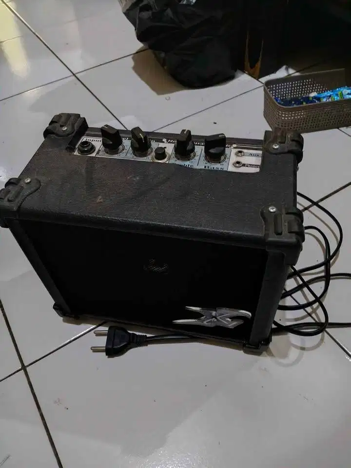 sound gitar sudah ada distorsi
