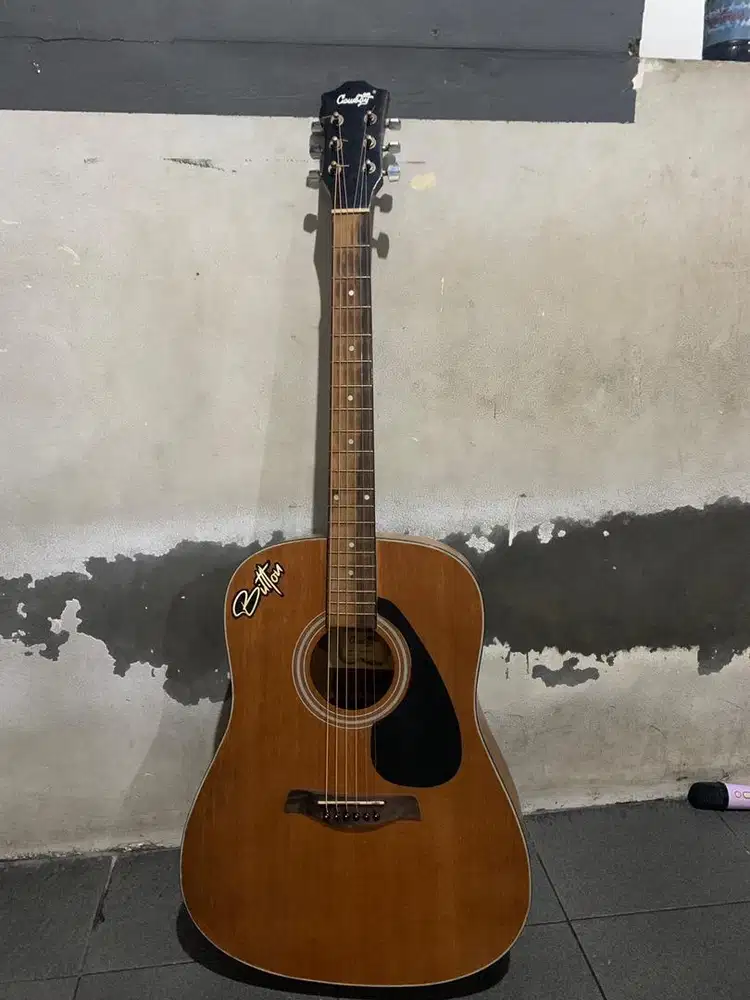 Gitar akustik cowboy