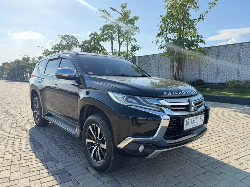 Dijual mitsubishi all new pajero sport dakar 4x2 AT solar 2017 ori