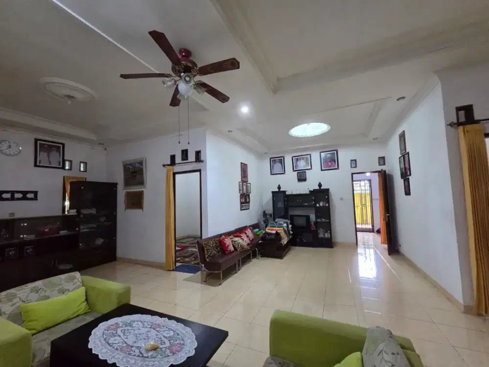 Dijual Rumah Dengan Tanah Luas, Lokasi Strategis di Cimanggis Leuwinanggung Depok Jawa Barat