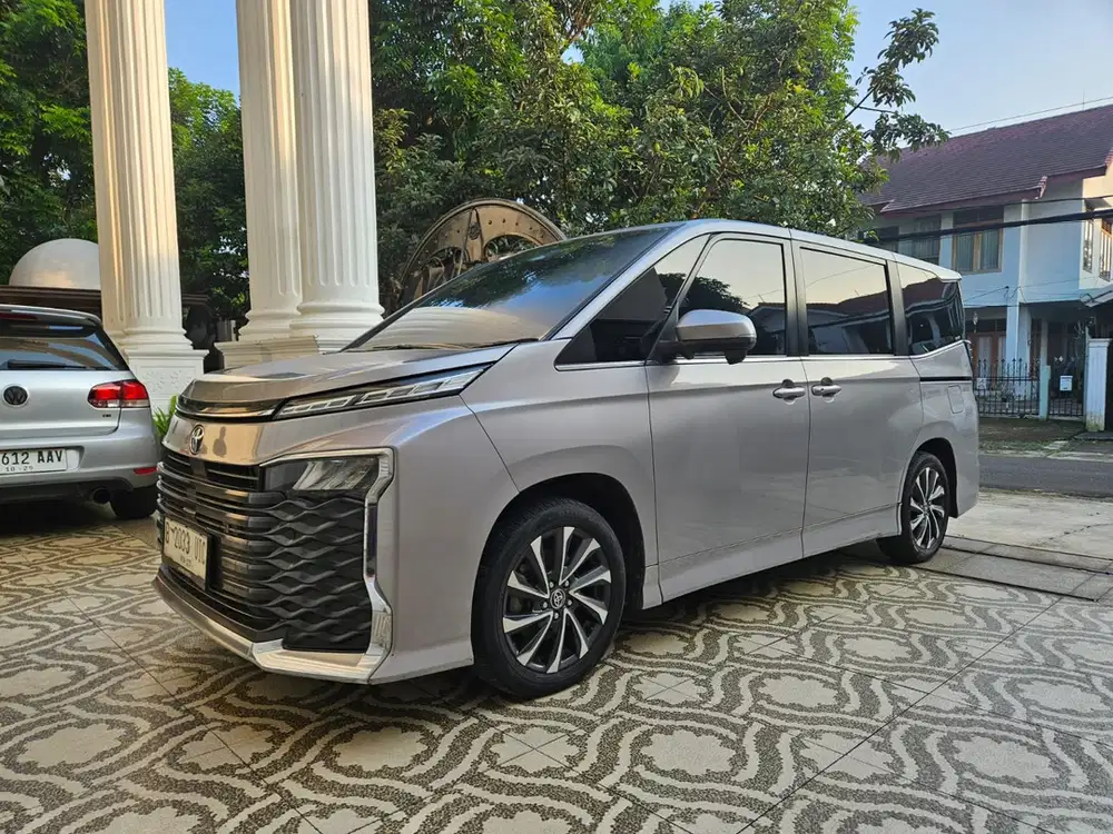 Toyota Voxy 2022 Bensin