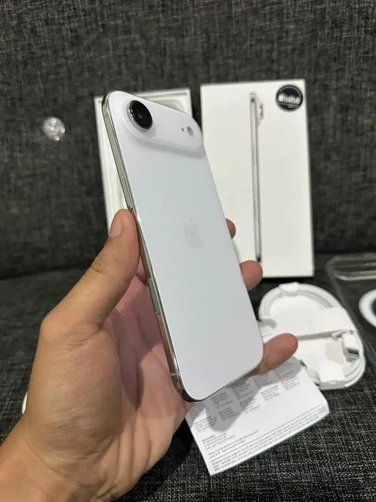 Iphone 17 Air 256gb white cloud iBox bh 100%