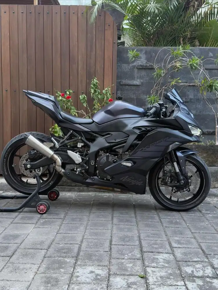 ZX25R ABS QS 2026pmk low kilometer