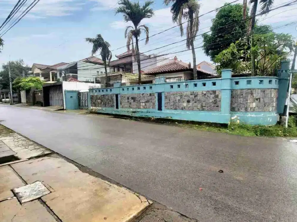RUMAH LAMA DI GAHARU MPR CIPETE JAKARTA SELATAN