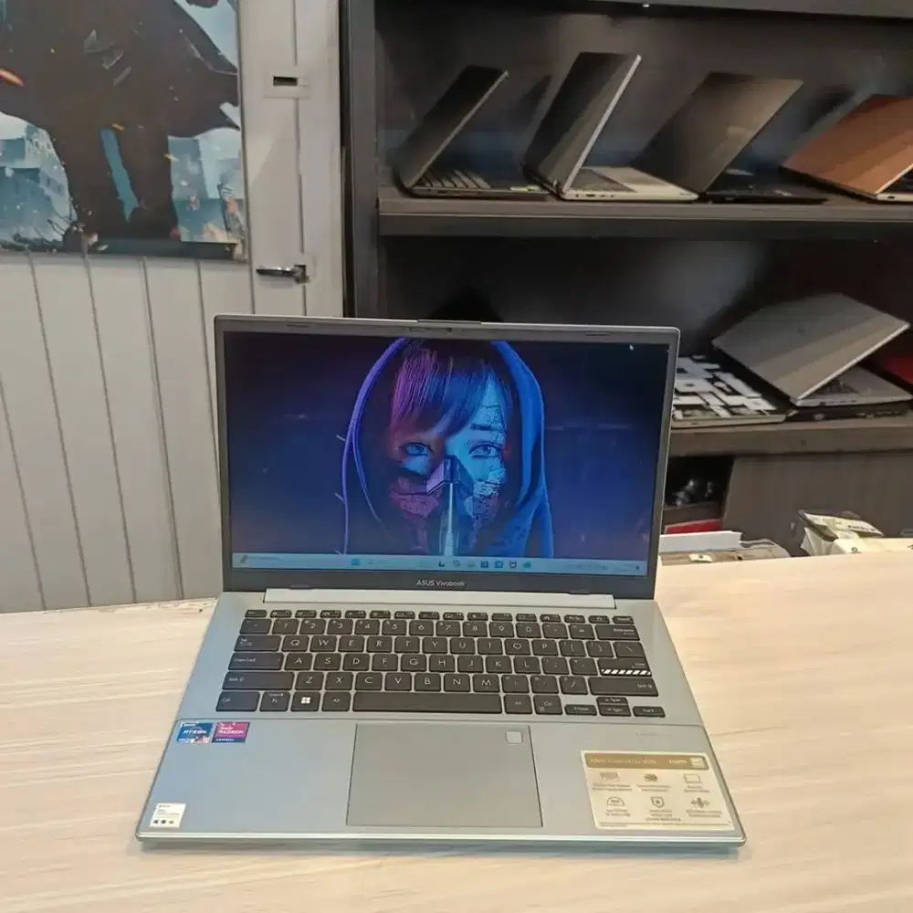 ASUS VivoBook Gaming Go -14 E1404FA Amd Ryzen 3-7320U Ram 8GB fulset