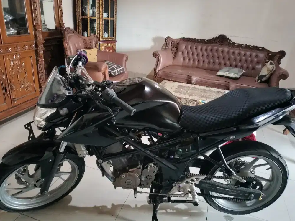Jual santai CB150R modif tangan pertama
