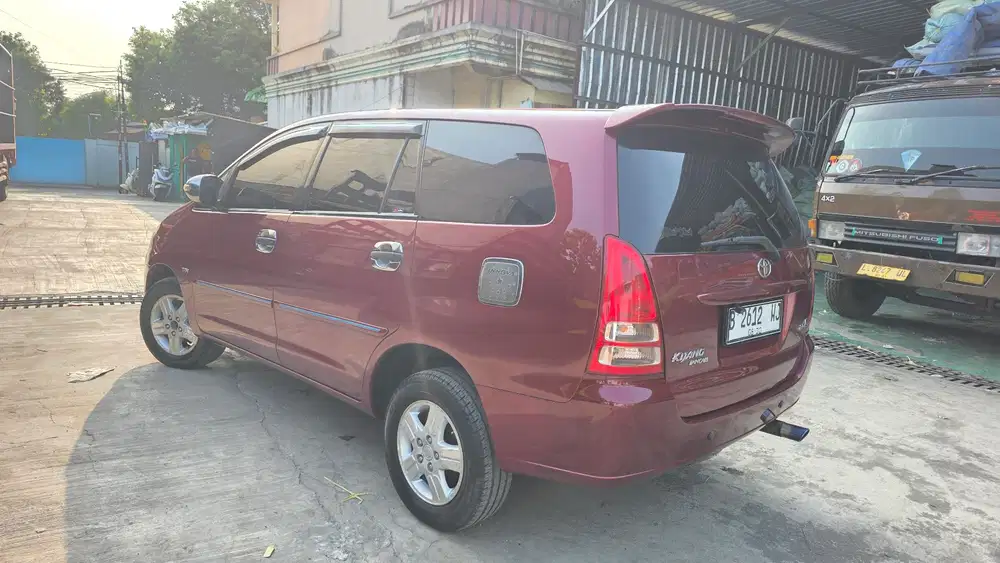 Toyota Kijang Innova 2005 Bensin