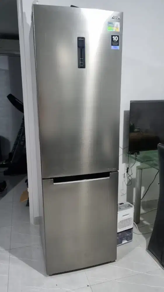 Dijual Kulkas AQUA Inverter 380liter