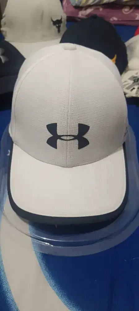 Topi under armour underarmour size OSFA fit M/L