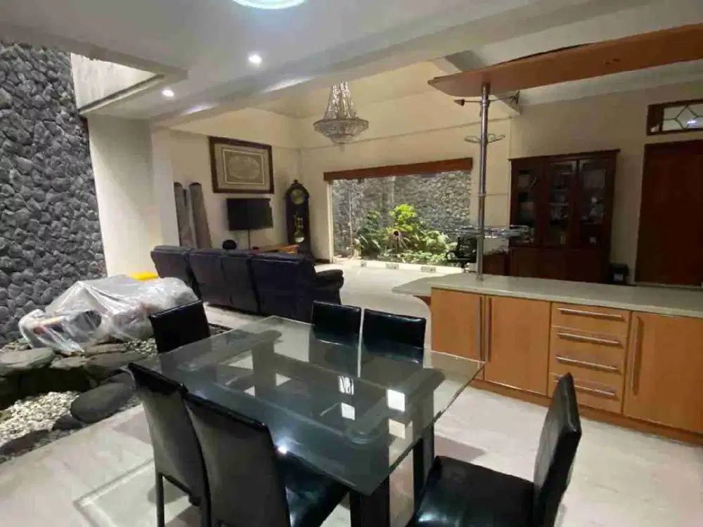 Rumah Tengah Kota Sayap Gatsu Sayap Burangrang