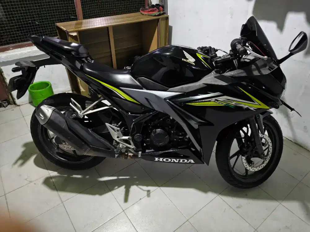 Dijual cepat CBR 150R 2016