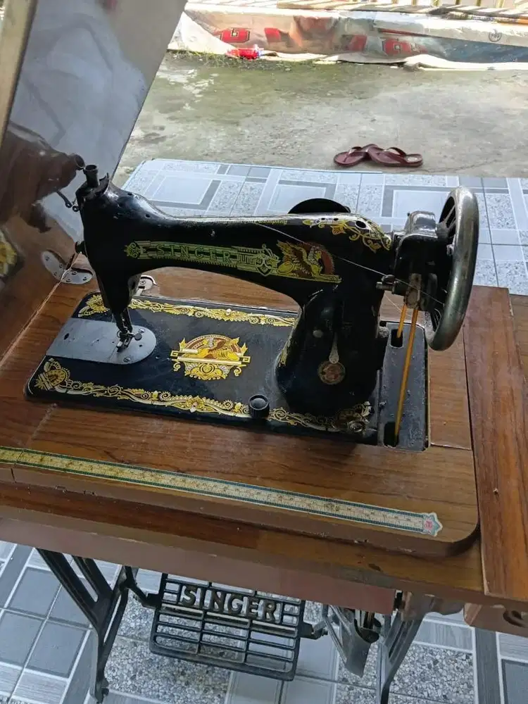 Dijual mesin jahit merek singer