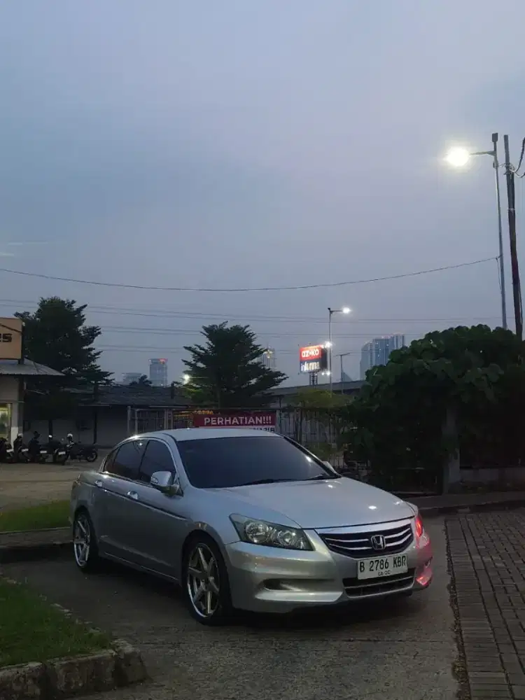 Honda Accord VTI-L tahun 2012