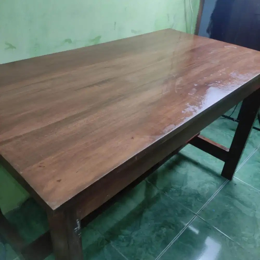 Meja Kayu Mahoni