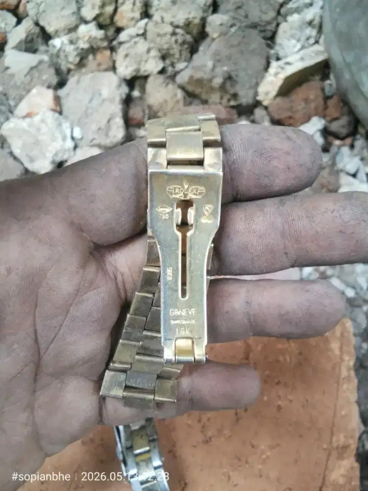 Jam tangan bekas di cari