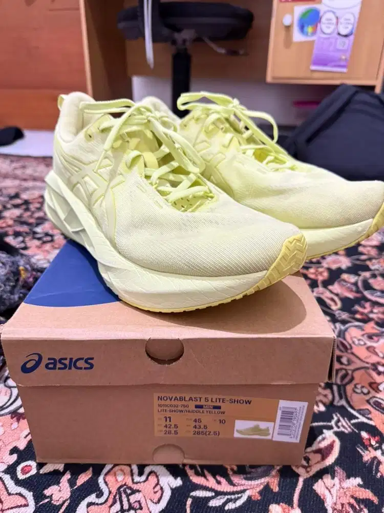 Asics Novablast 5 Lite-Show