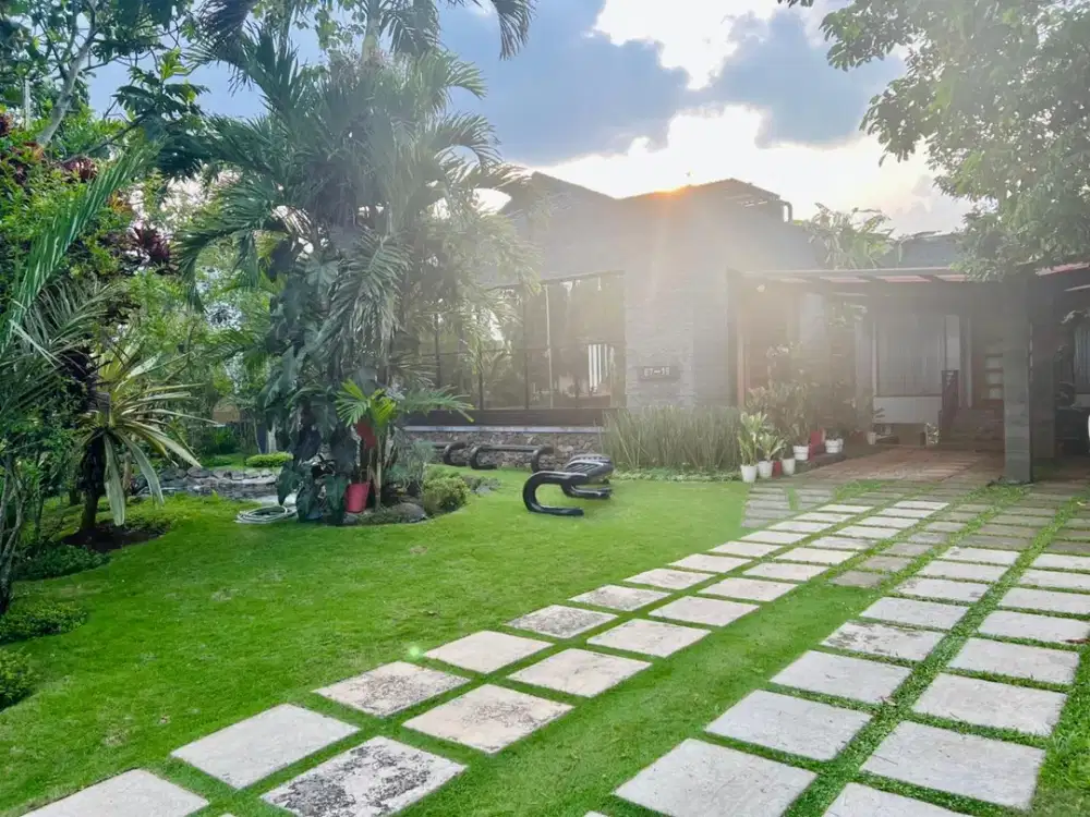 Rumah Luas Asri di Komplek Villa Bandung Indah