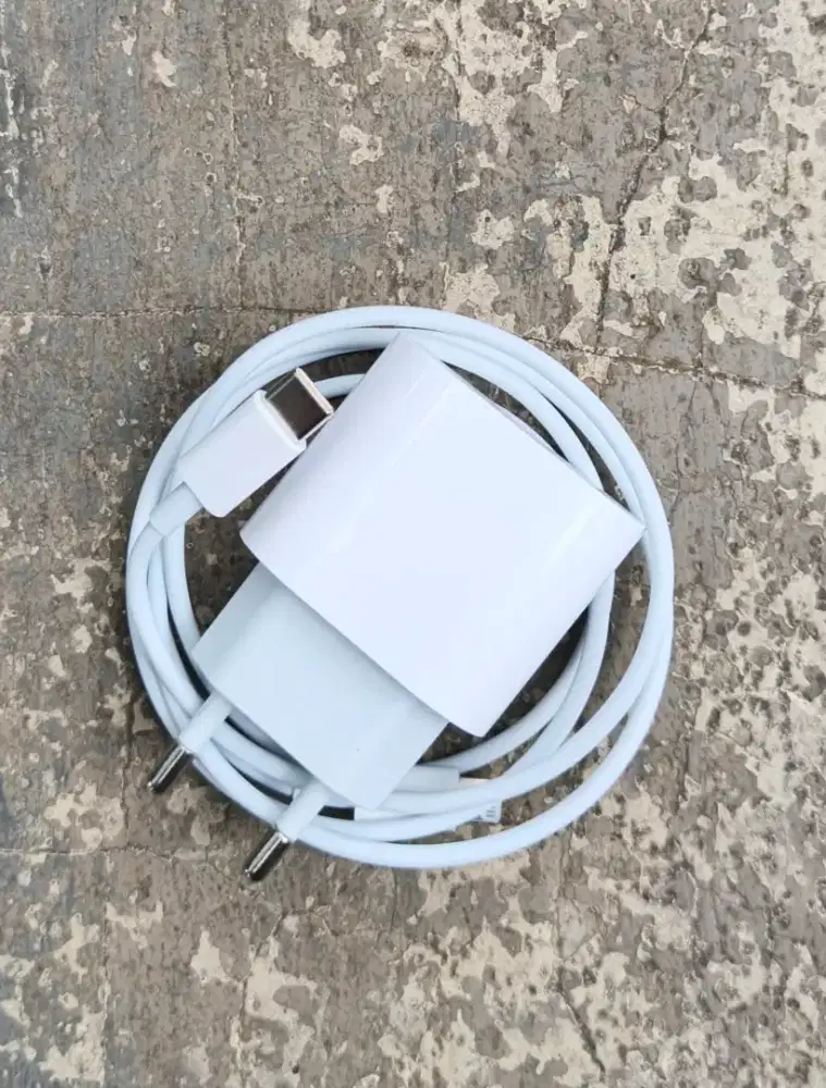 Charger iPhone 13 original bekas fast charging