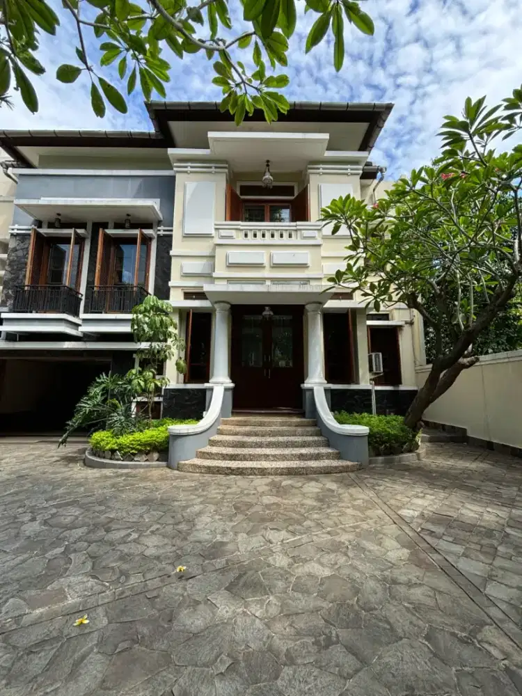 Jual Rumah Jalan Lebar Area Prestisius Menteng