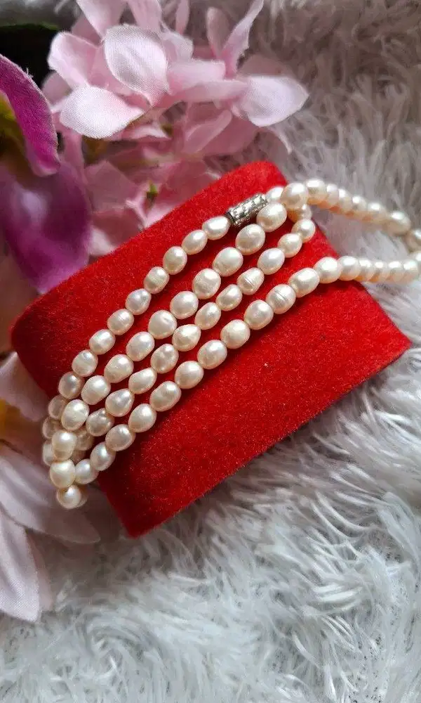 Kalung Mutiara Air Tawar (Freshwater Pearl).