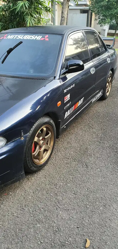 Mitsubishi Lancer 1993 Bensin