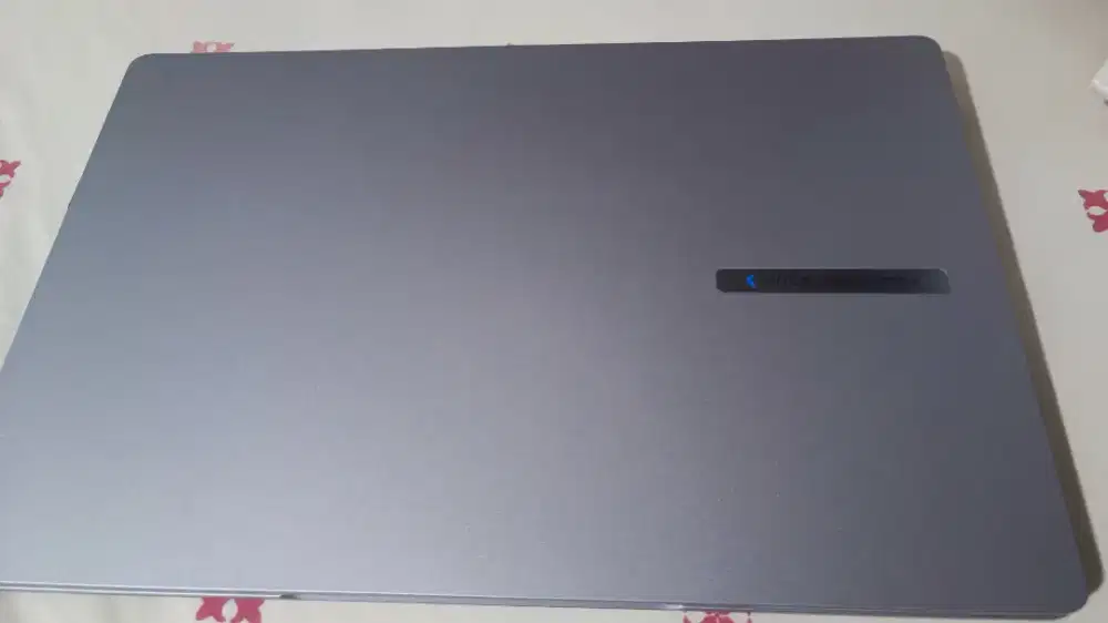 Dijual laptop asus expertbook DIJUAL KARENA SALAH PILIH WARNA