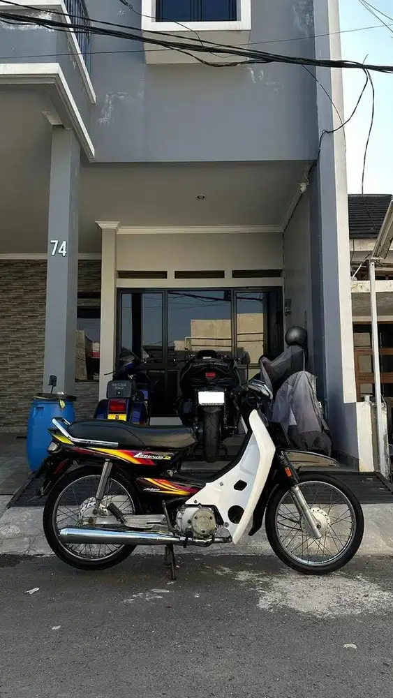 2004 Honda Astrea Legenda