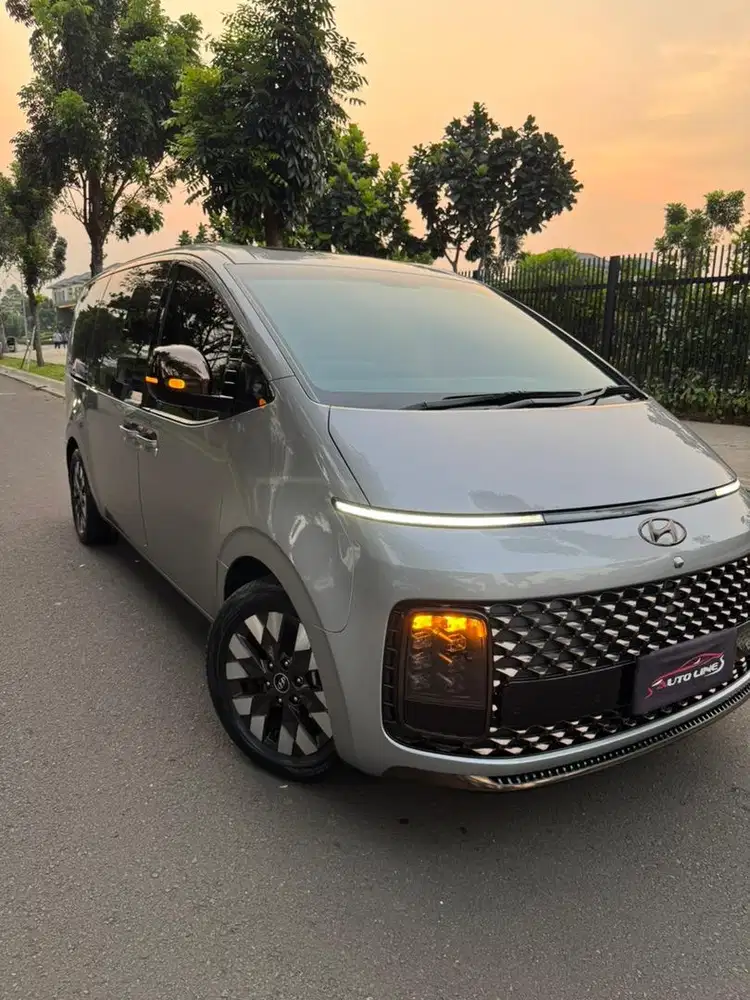 hyundai staria 2022 km22rb! 9 seat!gress! like new!perfect!