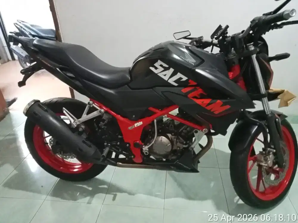 Di jual honda cb 150 R tahun 2019