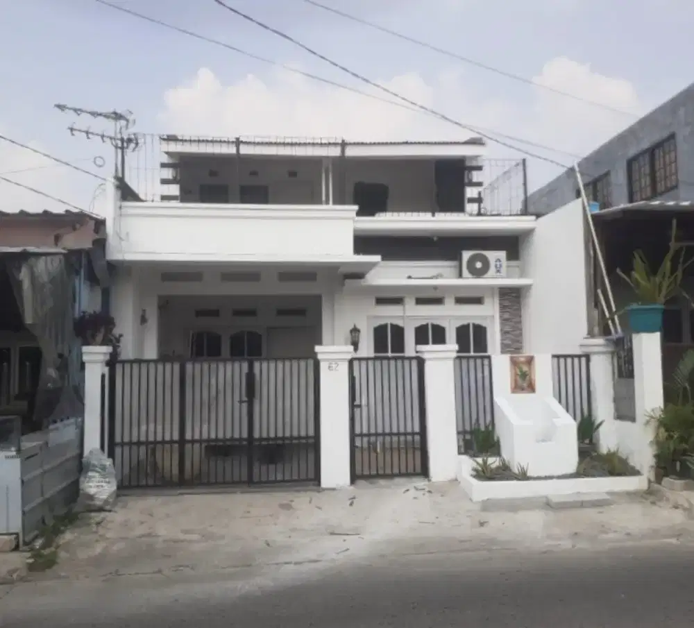 Rumah Pinggir Jalan Strategis Dekat Gerbang Tol Margonda