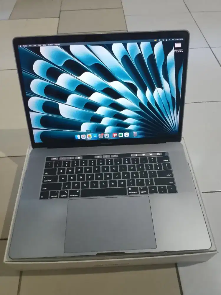 Mac Pro 15 Touchbar 2019 i7 16GB/256GB Dobel Vga Fullset
