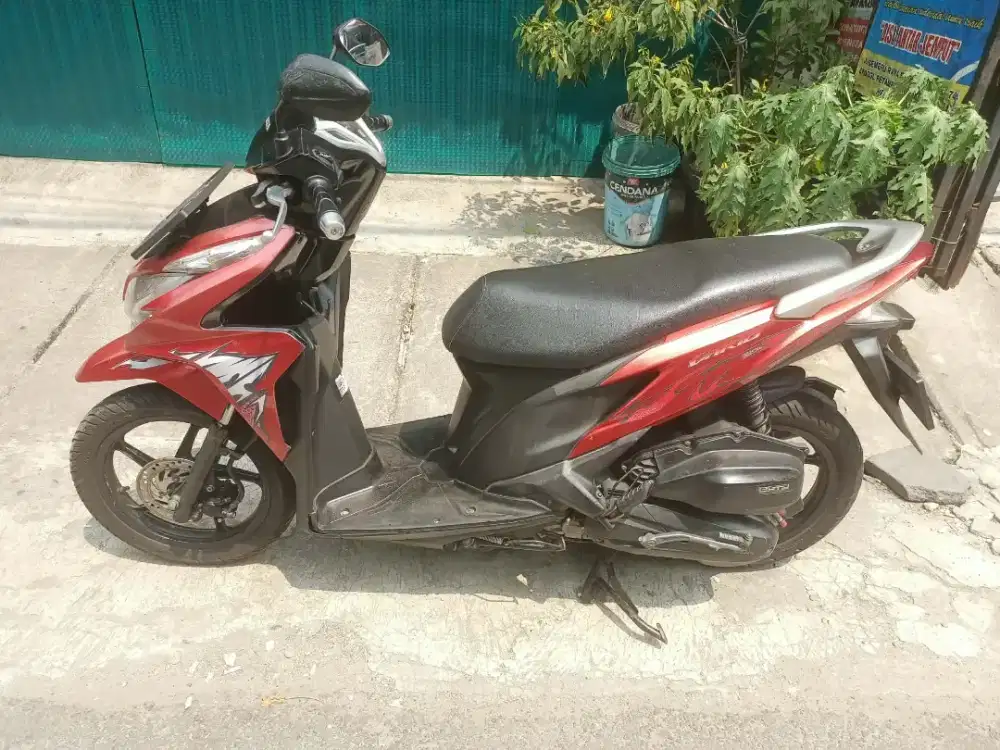 Vario 125 Kzr 2013 merah Non iss
