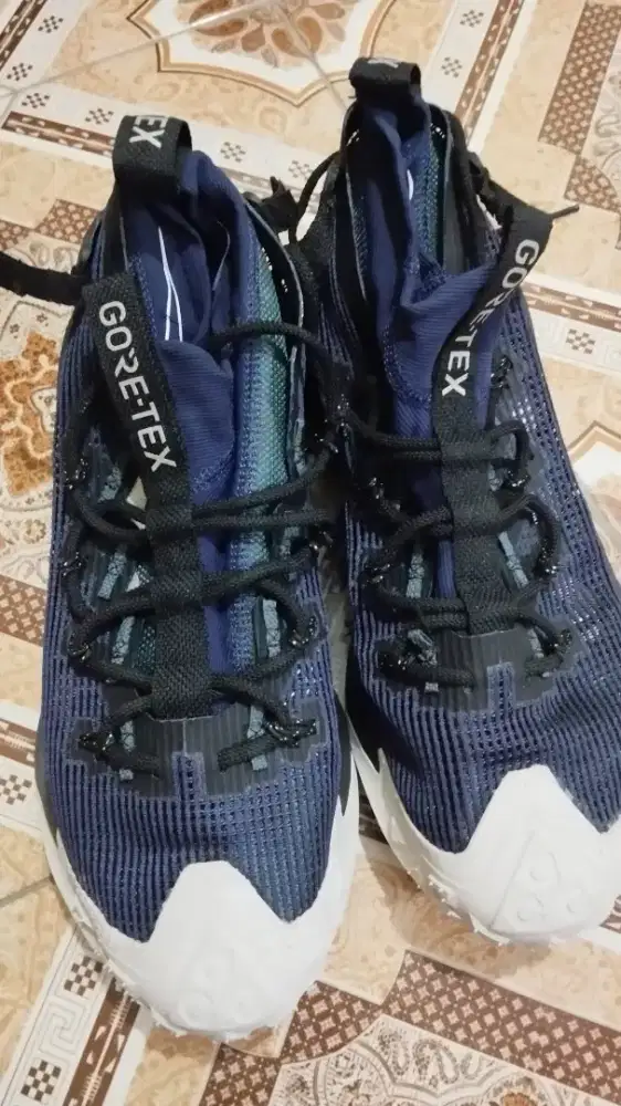 Sepatu train mountain nike