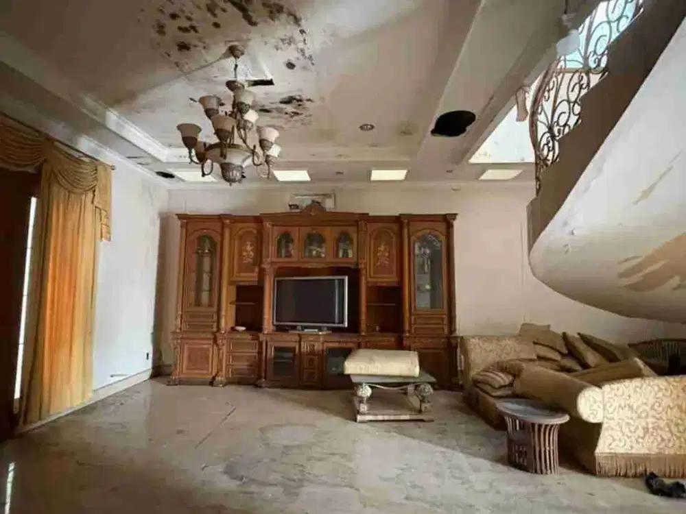 Dijual cepat rumah strategis di tebet Jakarta selatan. Hot listing