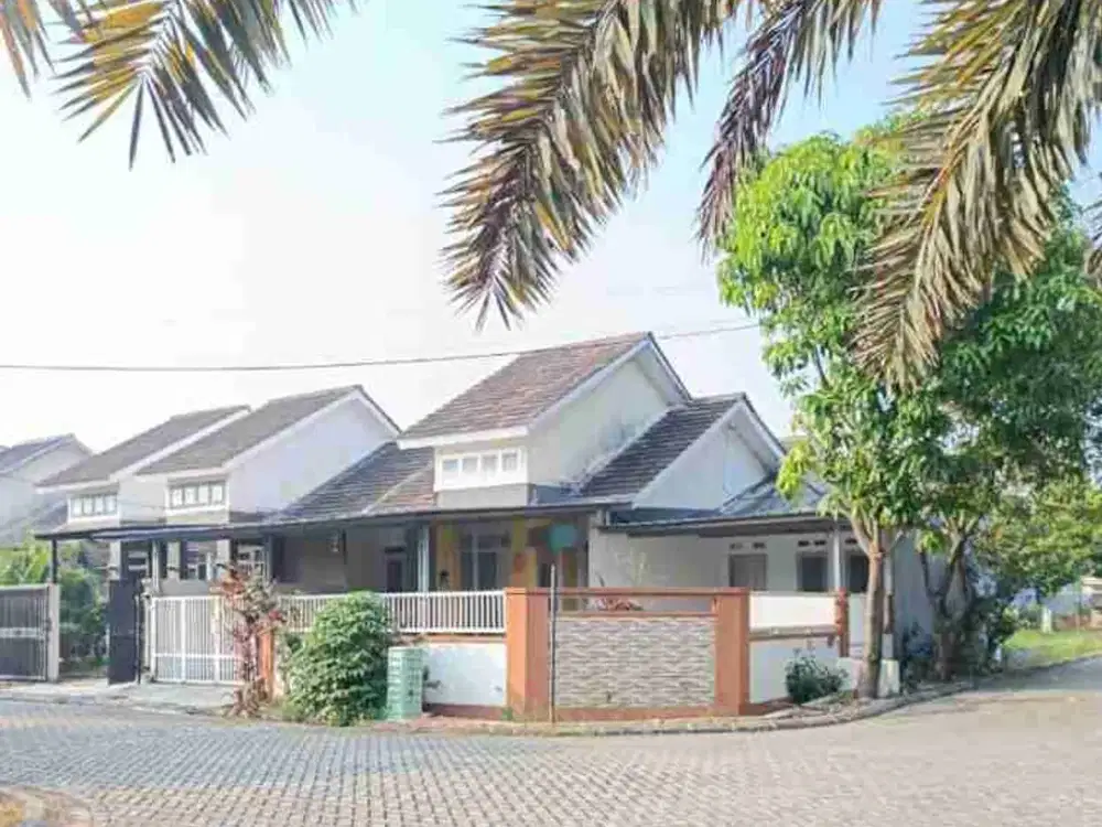 Dijual rumah di hoek siap huni di Citra Indah City Jonggol